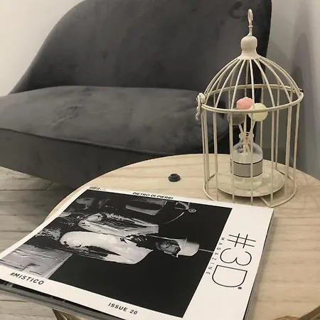 Alojamento de Acomodação e Pequeno-almoço Pizzofalcone43 3*