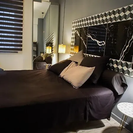 Alojamento de Acomodação e Pequeno-almoço Pizzofalcone43 3*